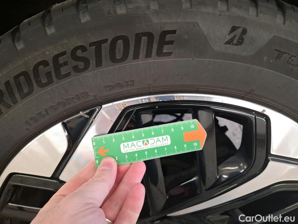  Citroen  C4  Berline Shine 1.5 BlueHDI 130CV BVA8 E6d #43