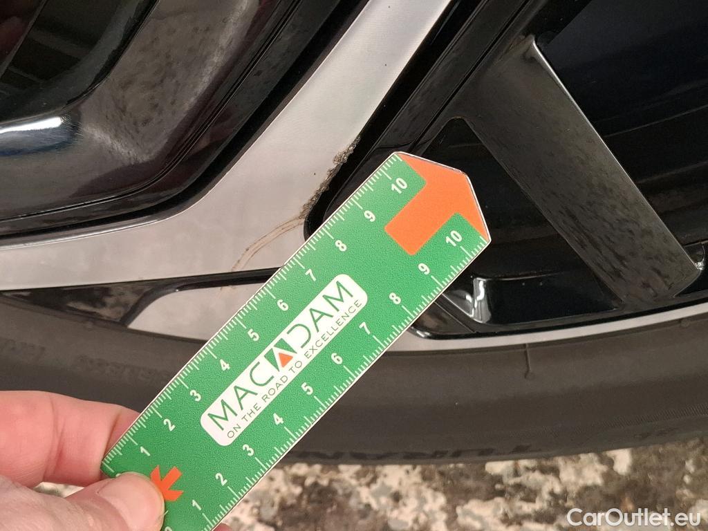  Citroen  C4  Berline Shine 1.5 BlueHDI 130CV BVA8 E6d #24