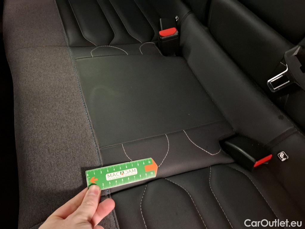  Citroen  C4  Berline Shine 1.5 BlueHDI 130CV BVA8 E6d #38