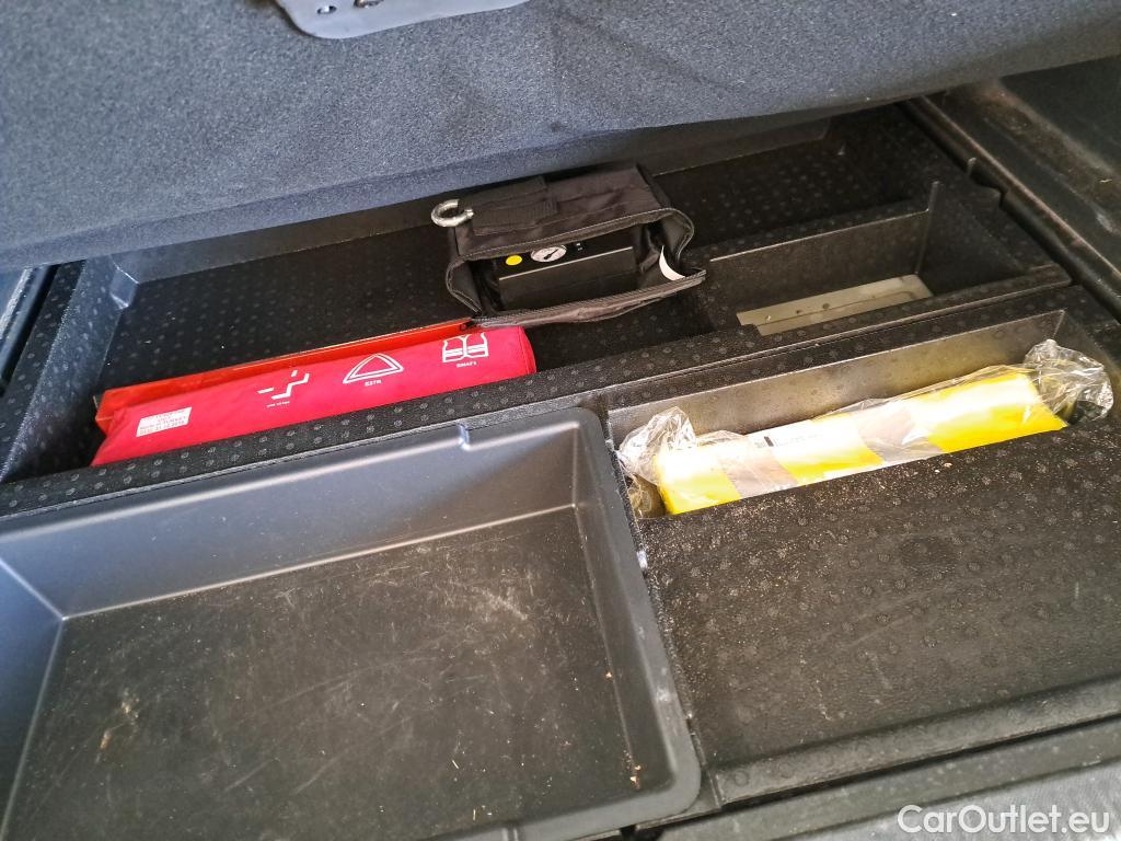  Citroen  C5 CITROEN  Aircross / 2022 / 5P / SUV Hybride rechargeable 225 e-EAT8 Feel #17