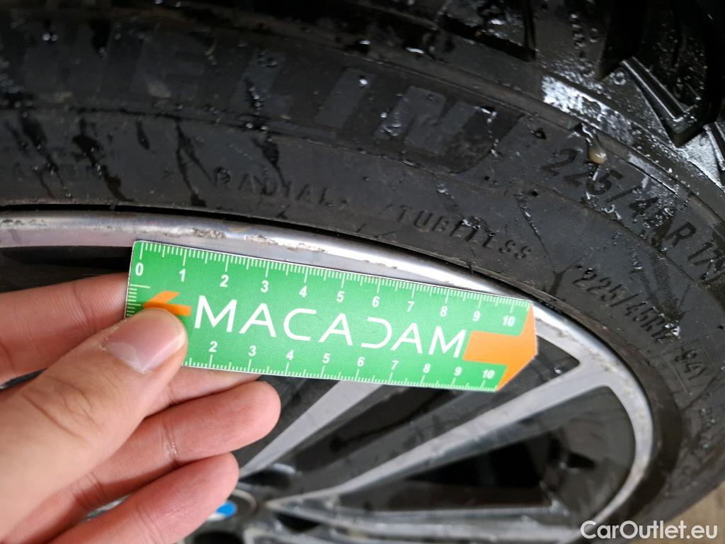  Bmw  Serie 1 BMW Série 1 / 2019 / 5P / Berline 1.5 116D DKG7 Business Design #17