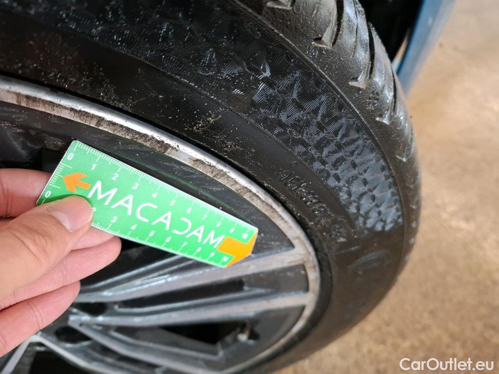  Bmw  Serie 1 BMW Série 1 / 2019 / 5P / Berline 1.5 116D DKG7 Business Design #5