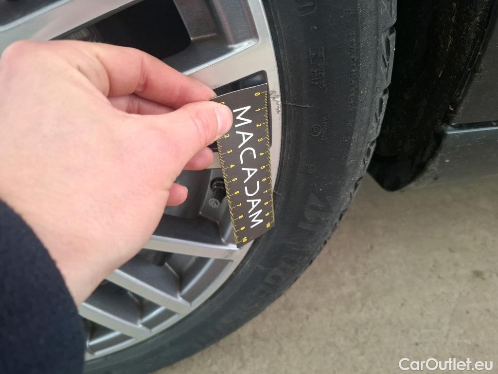  Mercedes  CLA-Klasse MERCEDES-BENZ CLA Coupe  2019  4P  Coupé CLA 180 d Business Line BA8 #38