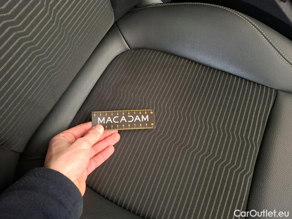  Mercedes  CLA-Klasse MERCEDES-BENZ CLA Coupe  2019  4P  Coupé CLA 180 d Business Line BA8 #49