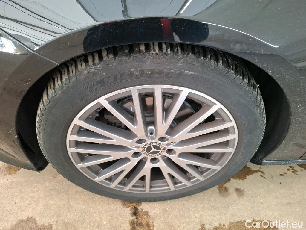  Mercedes  CLA-Klasse MERCEDES-BENZ CLA Coupe  2019  4P  Coupé CLA 180 d Business Line BA8 #1