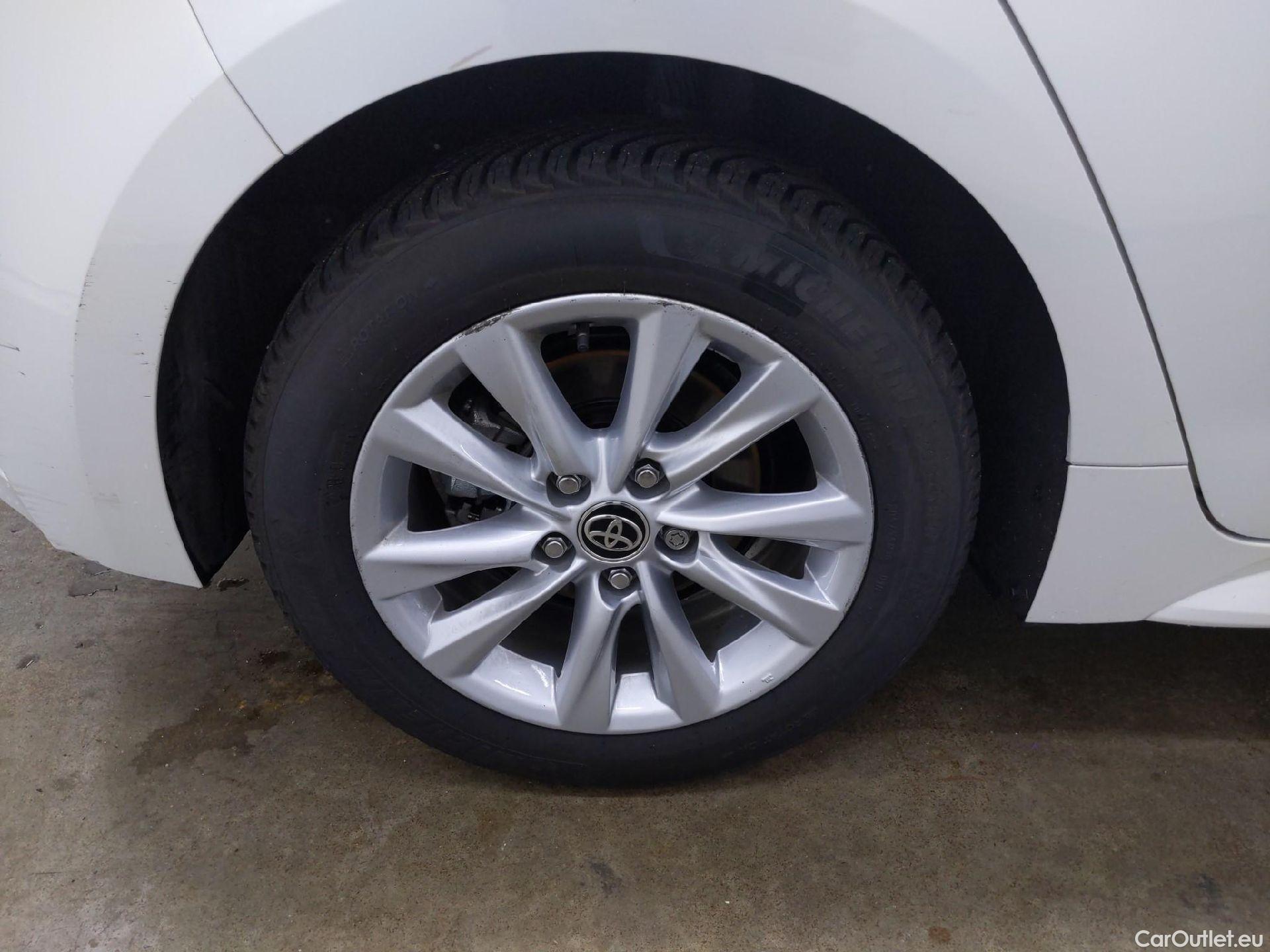  Toyota  Corolla TOYOTA  / 2022 / 5P / Berline Hybride 140h Dynamic #6