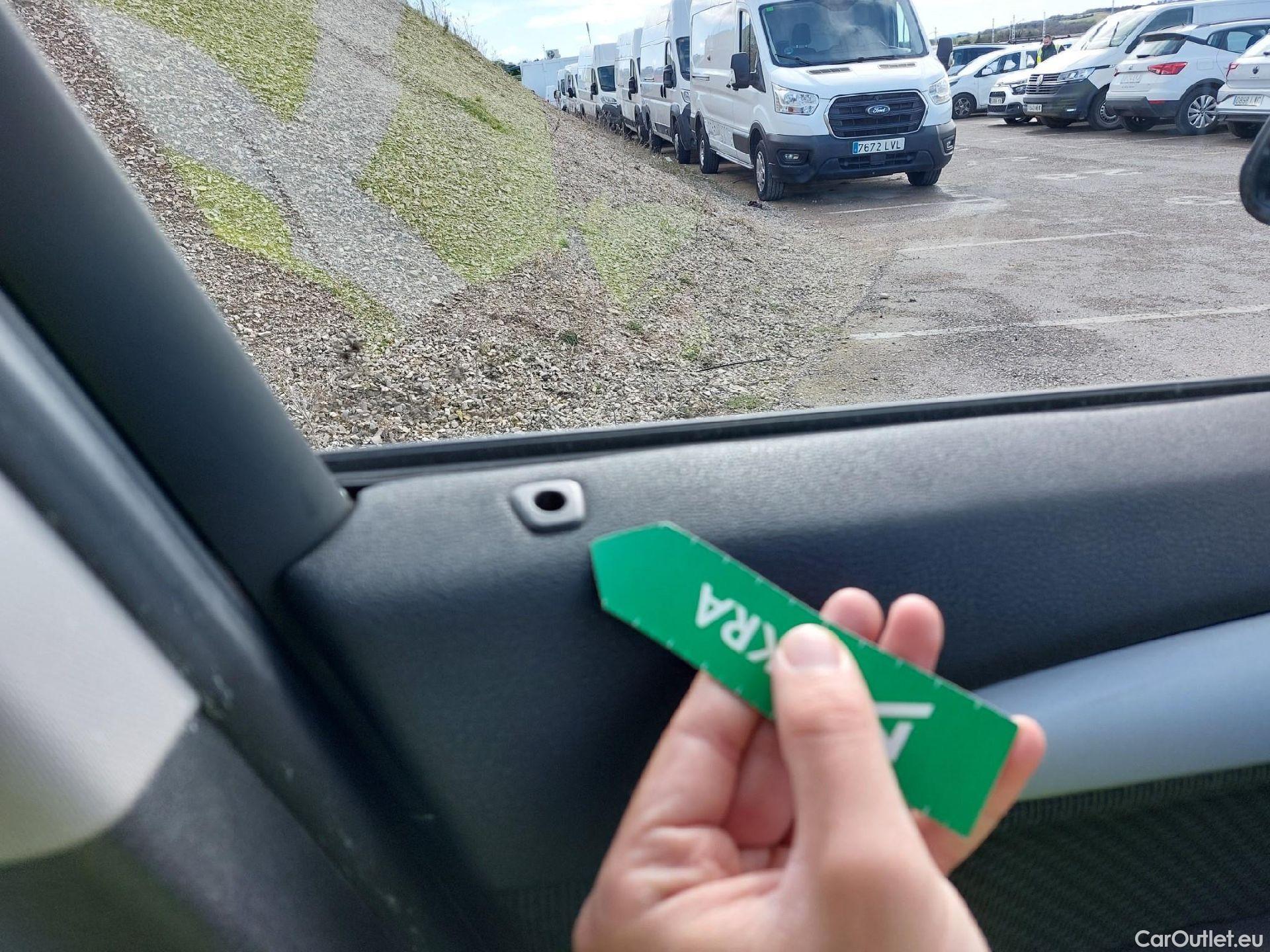  Bmw  X1 BMW  sDrive18i #26