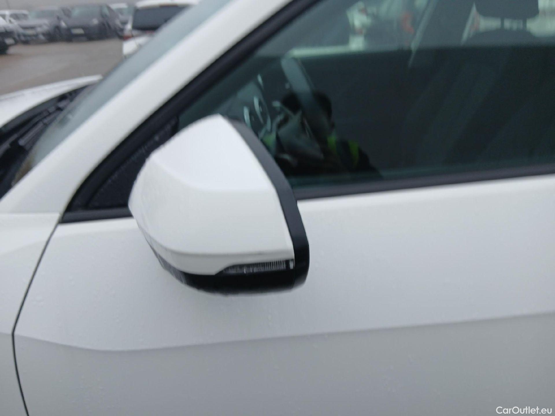  Audi  Q2 AUDI  / 2020 / 5P / todoterreno Advanced 30 TFSI 81kW (110CV) #8