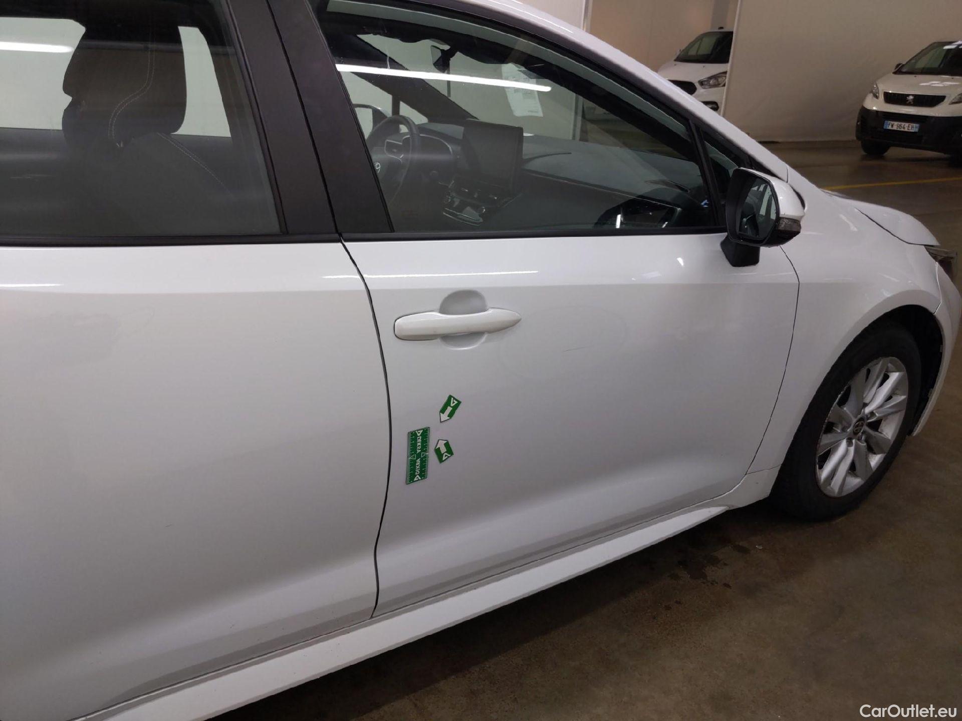  Toyota  Corolla TOYOTA  / 2022 / 5P / Berline Hybride 140h Dynamic #34