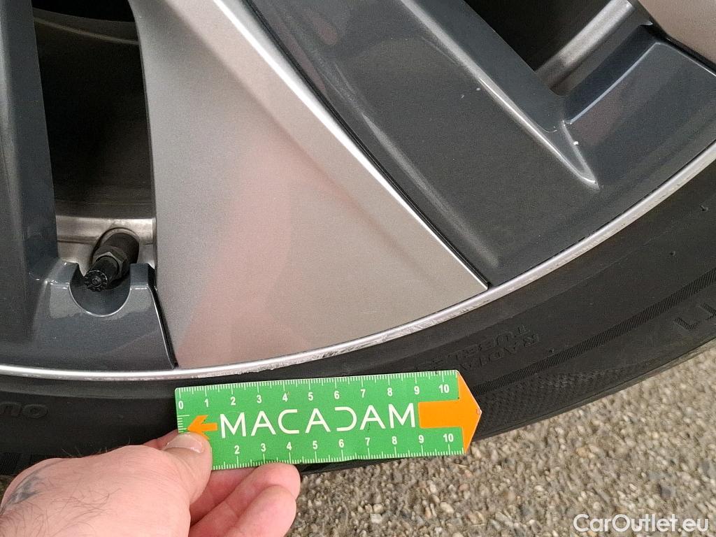  Tesla  Model Y TESLA  / 2021 / 5P / SUV RWD #13