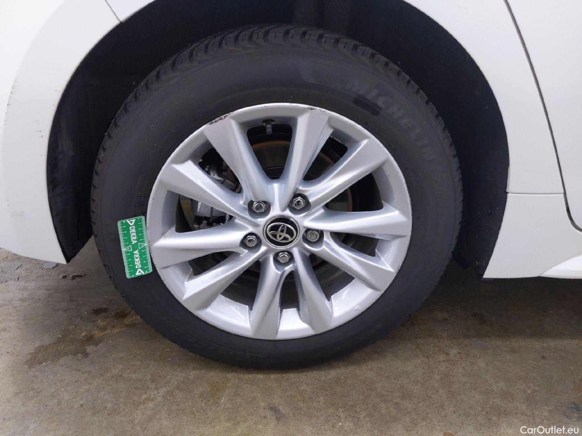  Toyota  Corolla TOYOTA  / 2022 / 5P / Berline Hybride 140h Dynamic #25