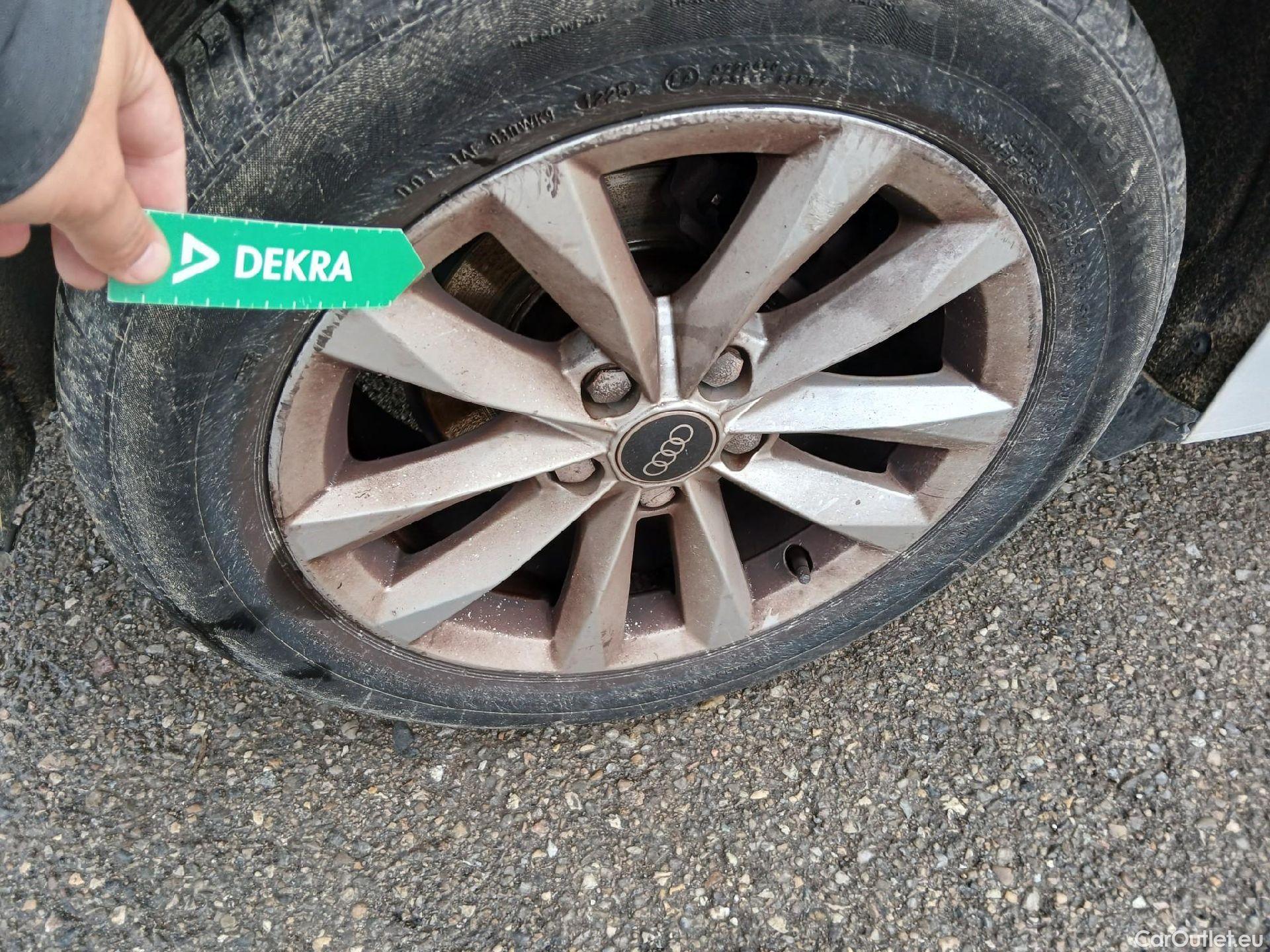  Audi  A3 AUDI  / 2020 / 5P / berlina con portón Sportback 30 TFSI 81kW (110CV) S tronic #39