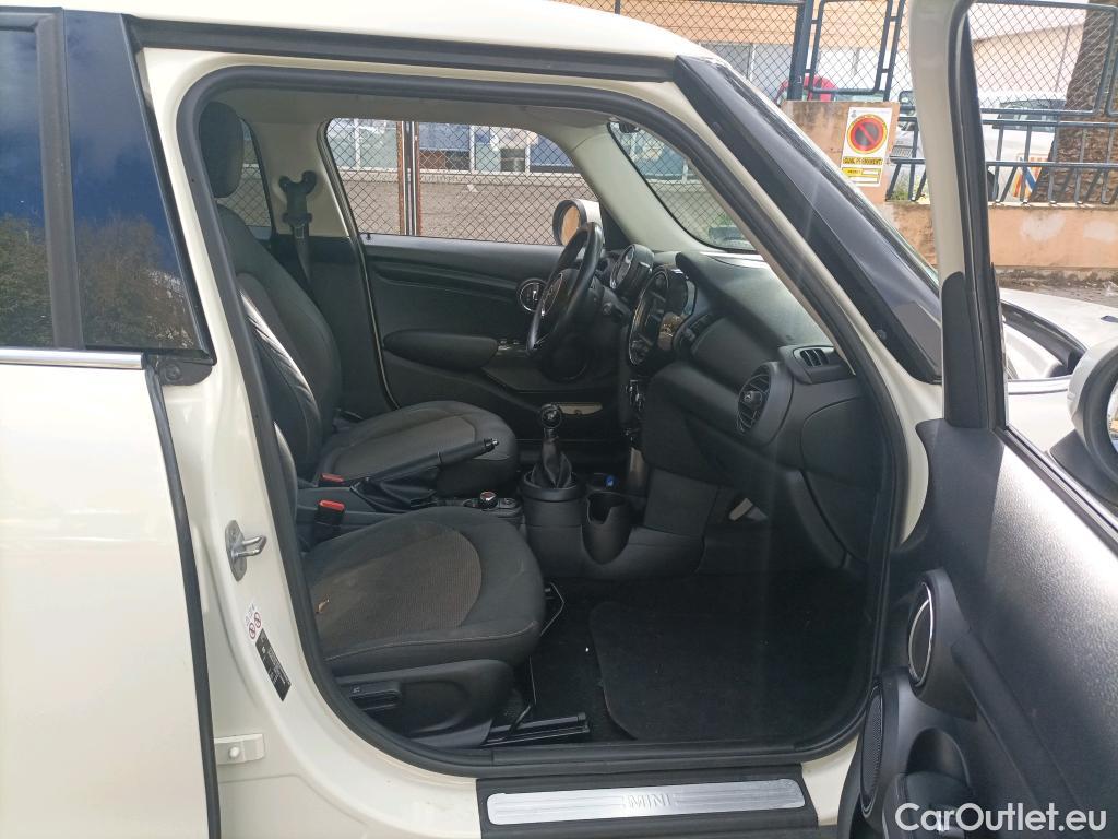  Mini  Cooper MINI MINI / 2014 / 5P / berlina con portón ONE 5 PUERTAS (CX) #4