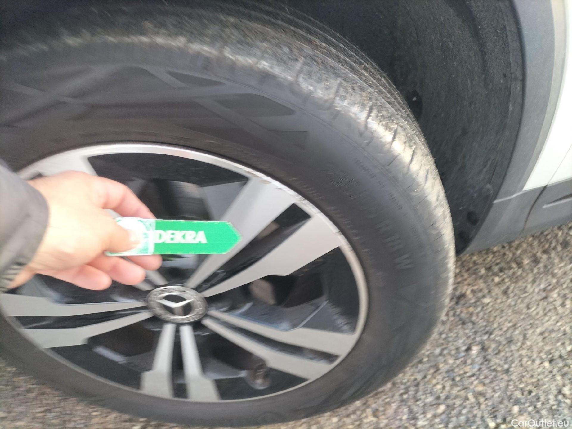  Mercedes  GLA MERCEDES-BENZ  / 2020 / 5P / todoterreno  200 #8