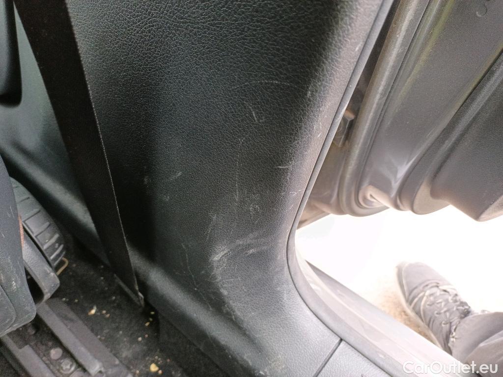  Mercedes  A-Klasse MERCEDES-BENZ Clase A / 2018 / 4P / sedán Sedán A 250 e #26