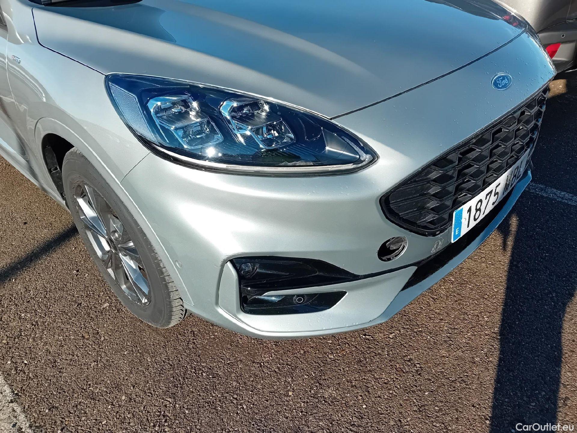  Ford  Kuga FORD  / 2019 / 5P / todoterreno ST-Line X 2.5 Duratec FHEV Auto #1