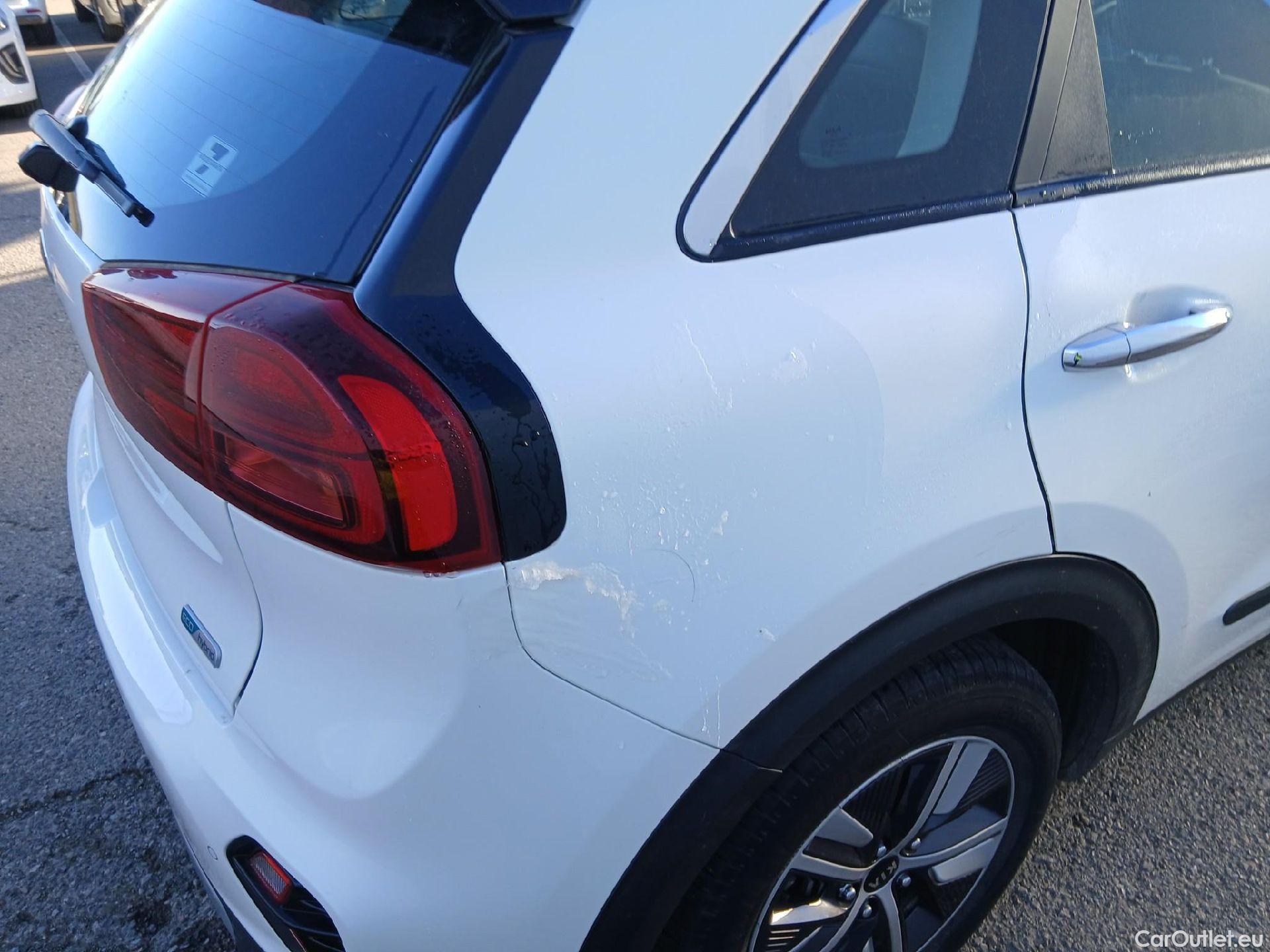  KIA  Niro KIA  / 2019 / 5P / crossover 1.6 GDi HEV 104kW (141CV) Drive #17