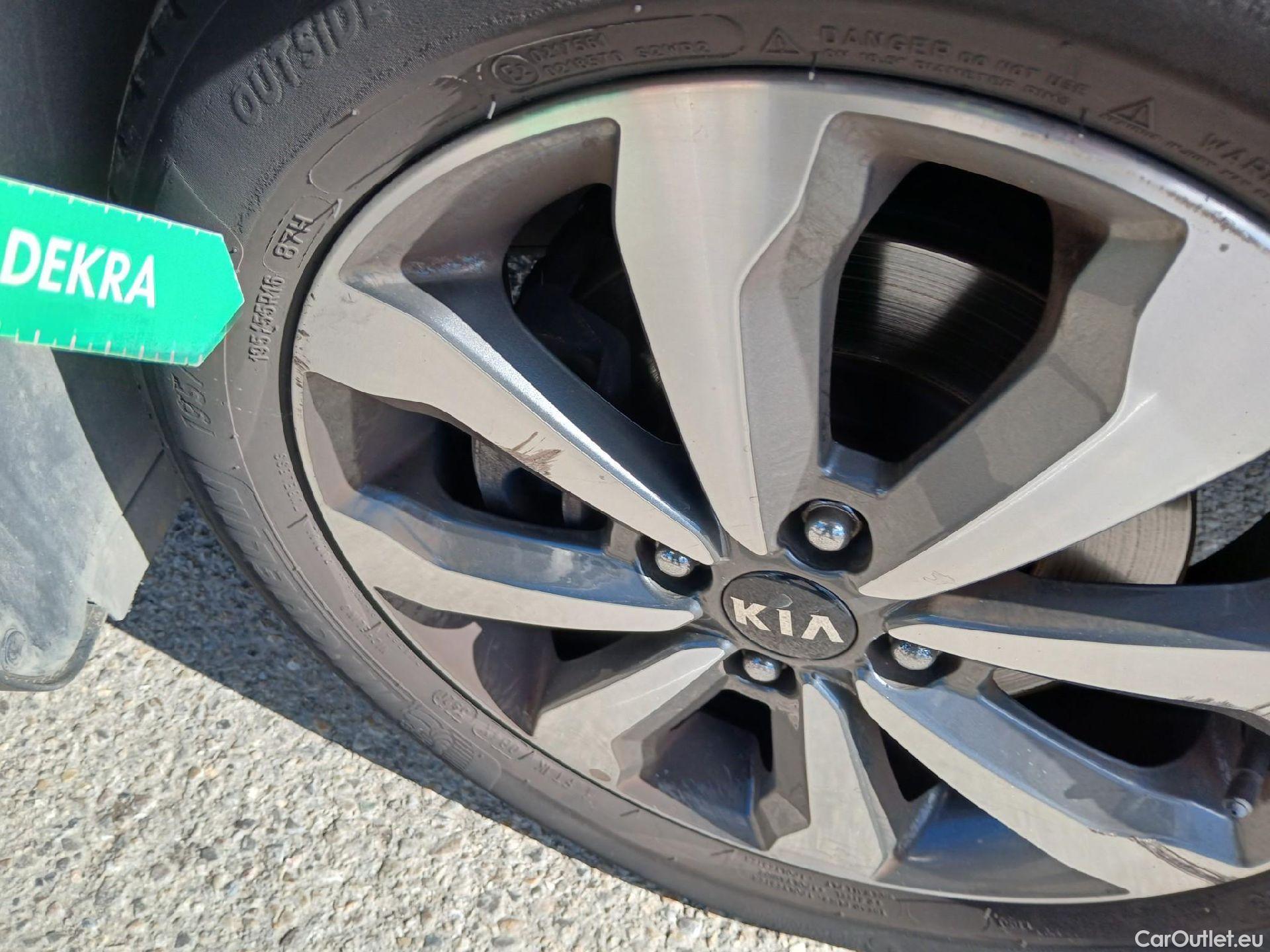  KIA  STONIC  Drive 1.0 T-GDI 120CV AT7 E6d #8