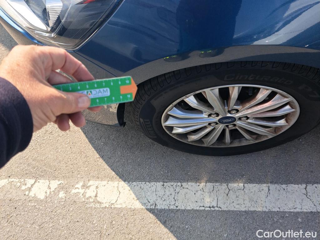  Ford  Focus FORD  / 2018 / 5P / familiar 1.5 Ecoblue 88kW Titanium Sportbr. #21