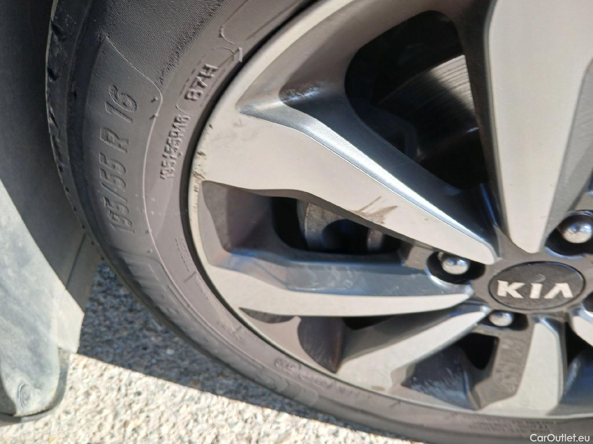  KIA  STONIC  Drive 1.0 T-GDI 120CV AT7 E6d #9