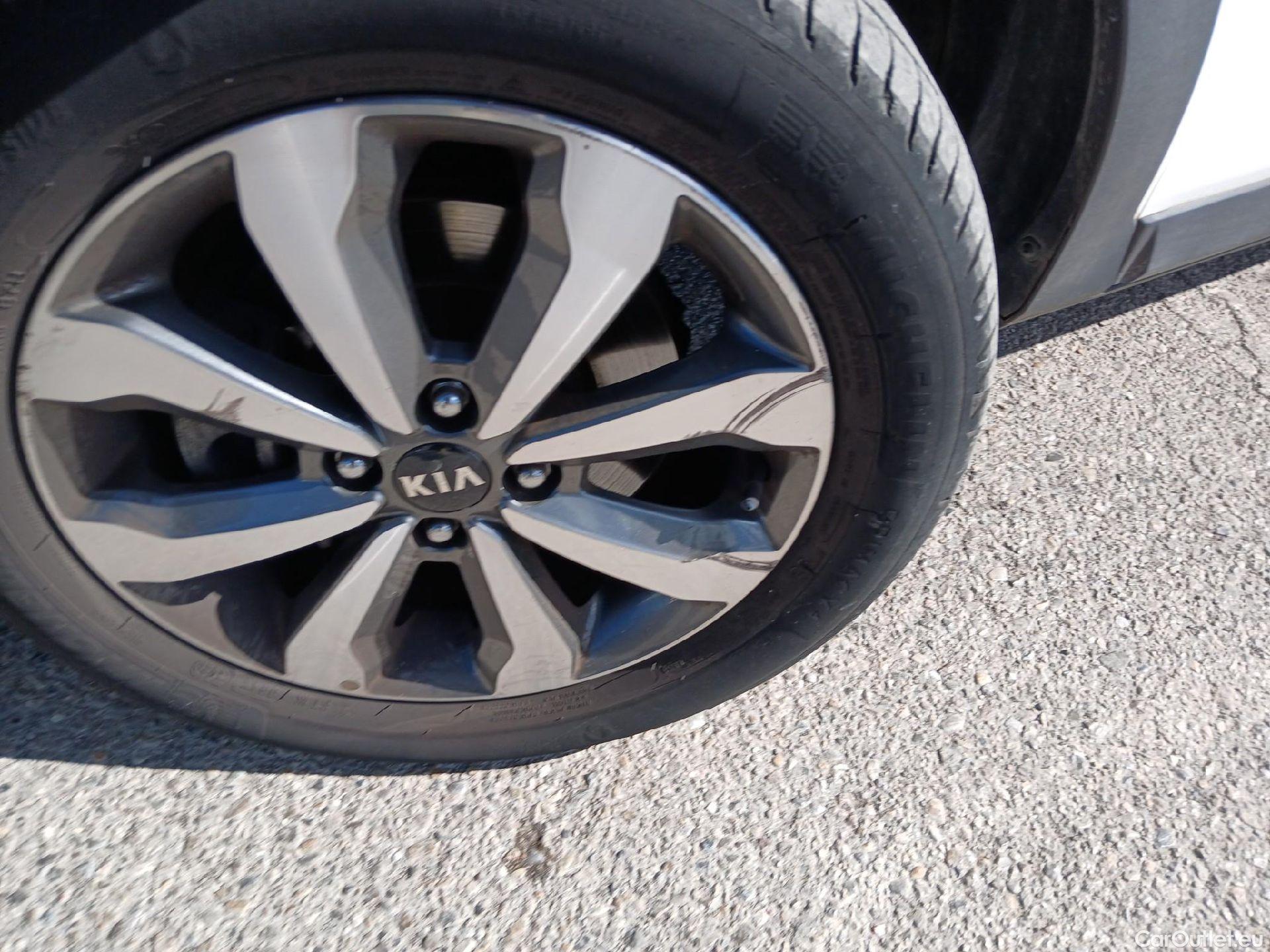  KIA  STONIC  Drive 1.0 T-GDI 120CV AT7 E6d #6