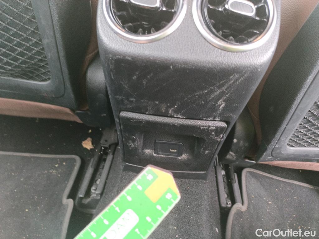  Mercedes  A-Klasse MERCEDES-BENZ Clase A / 2018 / 4P / sedán Sedán A 250 e #10