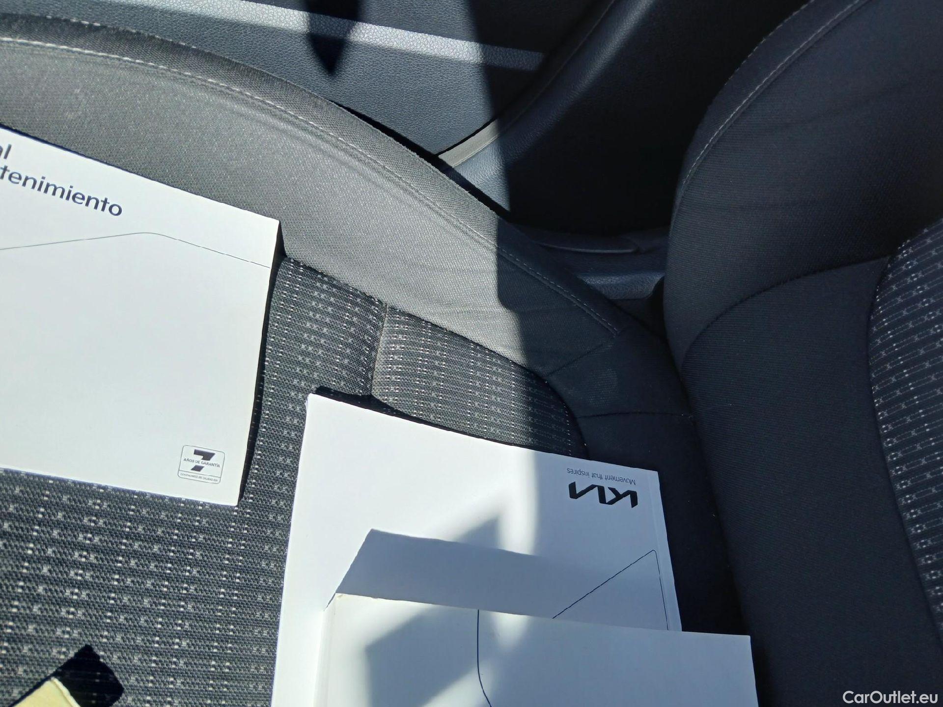  KIA  STONIC  Drive 1.0 T-GDI 120CV AT7 E6d #1