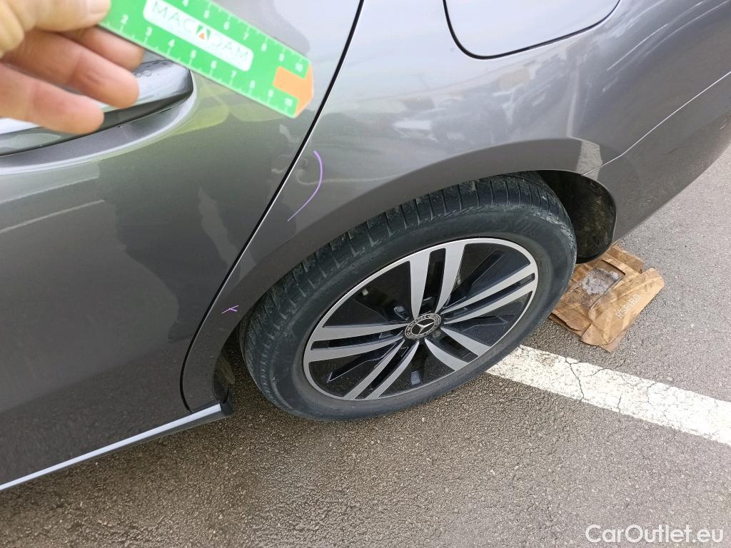  Mercedes  A-Klasse MERCEDES-BENZ Clase A / 2018 / 4P / sedán Sedán A 250 e #11