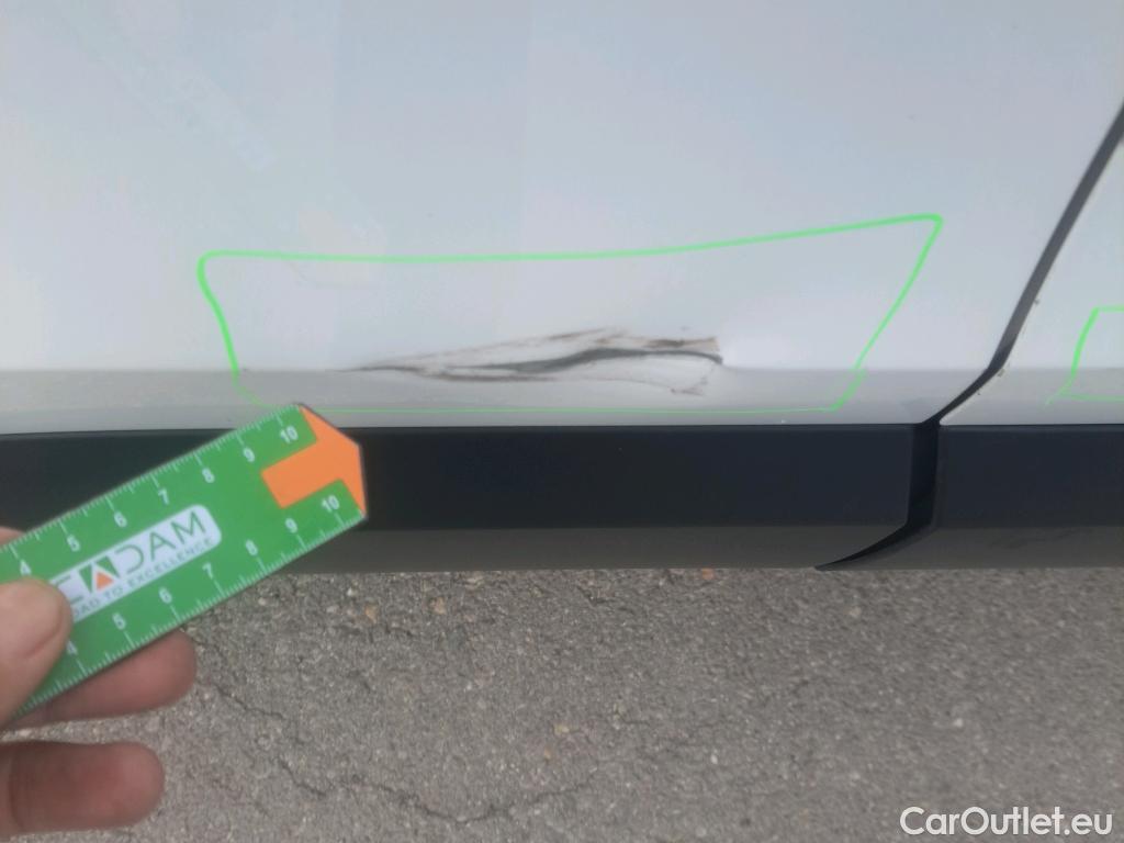  Citroen  C4 CITROEN  / 2020 / 5P / berlina con portón BlueHdi 130 S&S EAT8 Shine #4