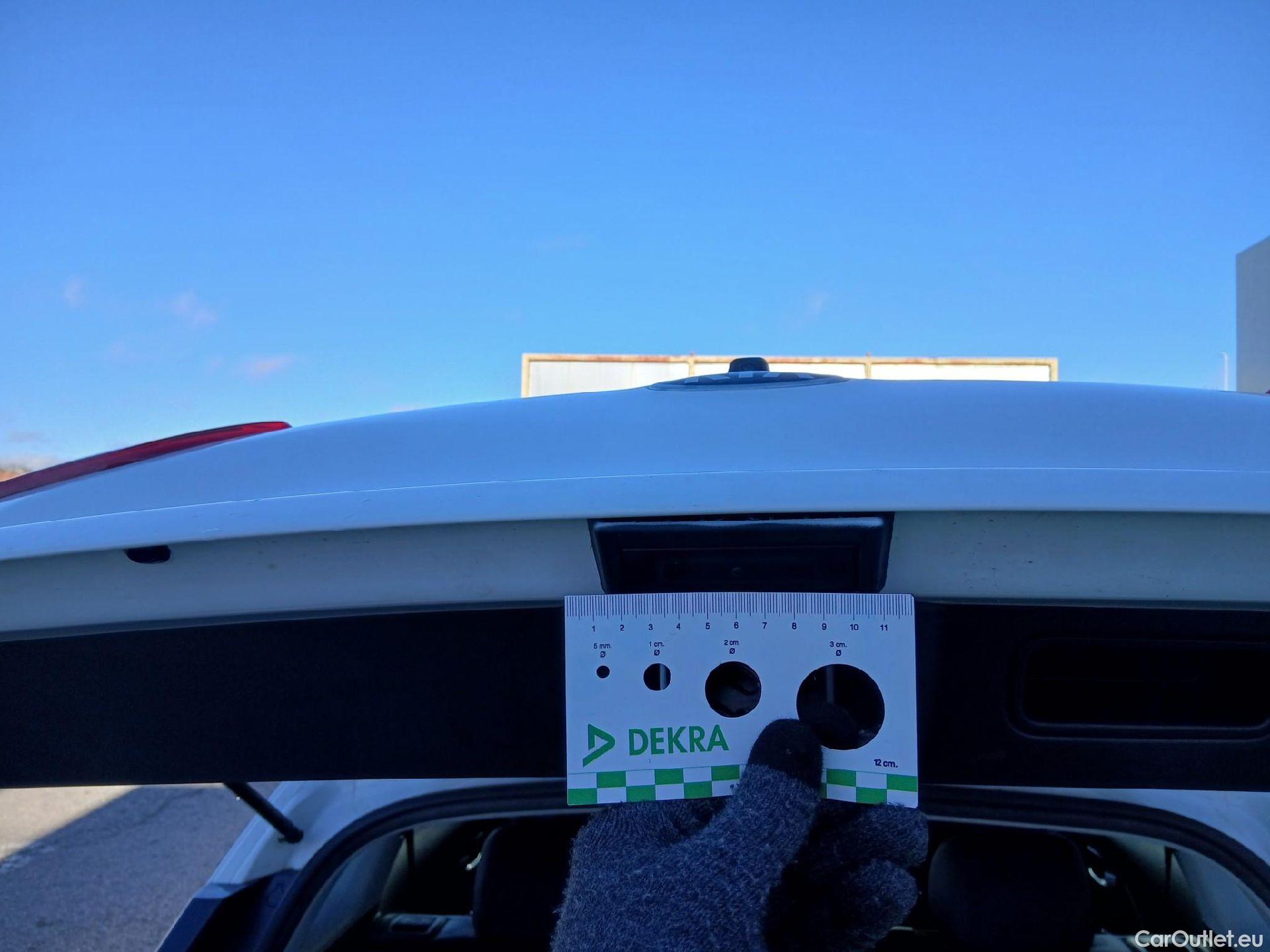  KIA  Niro KIA  / 2019 / 5P / crossover 1.6 GDi HEV 104kW (141CV) Drive #24