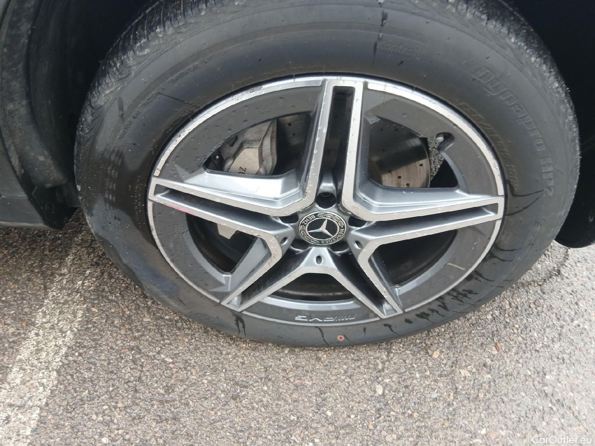  Mercedes  G-Klasee MERCEDES-BENZ Clase GLC / 2019 / 5P / todoterreno GLC 300 de 4MATIC #19