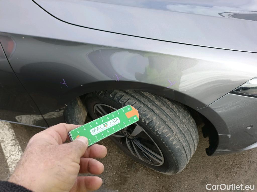  Mercedes  A-Klasse MERCEDES-BENZ Clase A / 2018 / 4P / sedán Sedán A 250 e #31