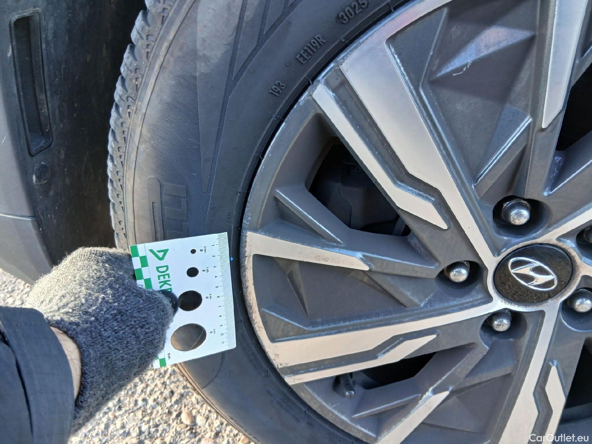  Hyundai  Tucson HYUNDAI  / 2020 / 5P / todoterreno 1.6 CRDI 85kW (115CV) Maxx #8