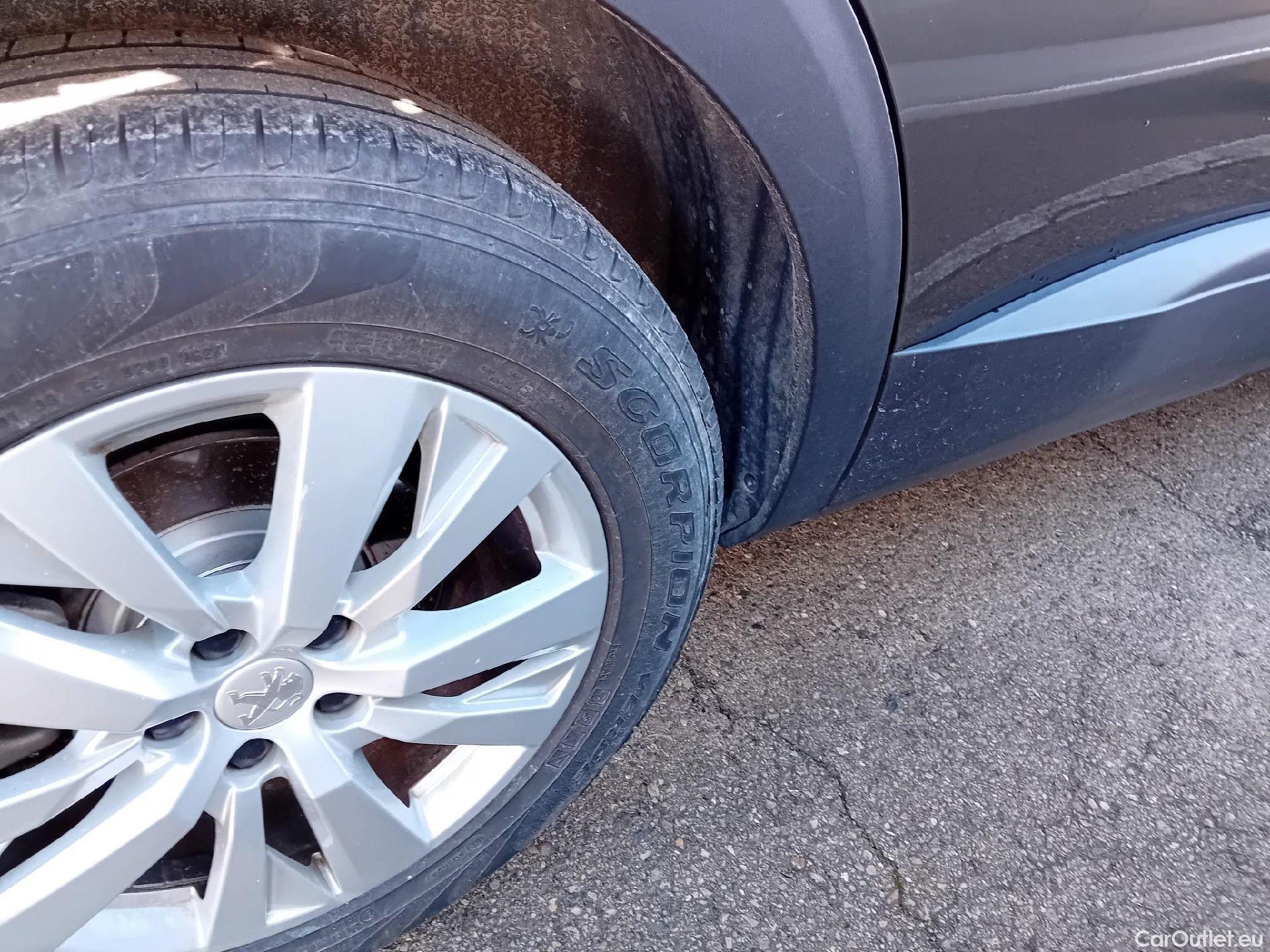  Peugeot  3008 PEUGEOT  / 2016 / 5P / todoterreno 1.5L BlueHDi 96kW (130CV) S&S Active (AC2) #14