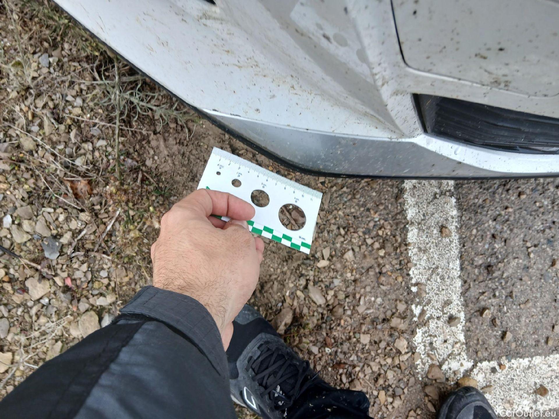  Peugeot  2008 PEUGEOT  / 2019 / 5P / todoterreno Allure BlueHDI 81kW (110CV) #3