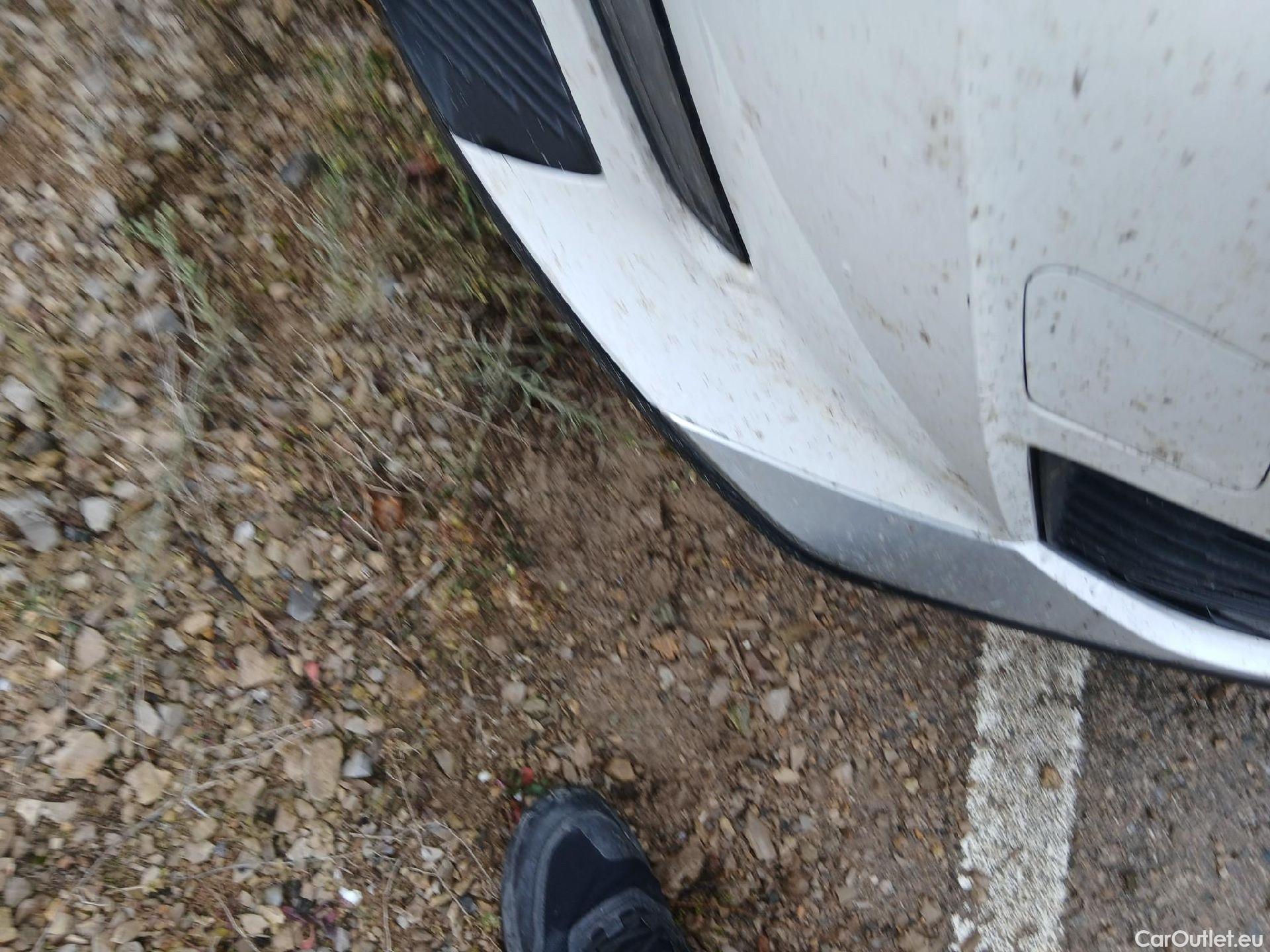  Peugeot  2008 PEUGEOT  / 2019 / 5P / todoterreno Allure BlueHDI 81kW (110CV) #2