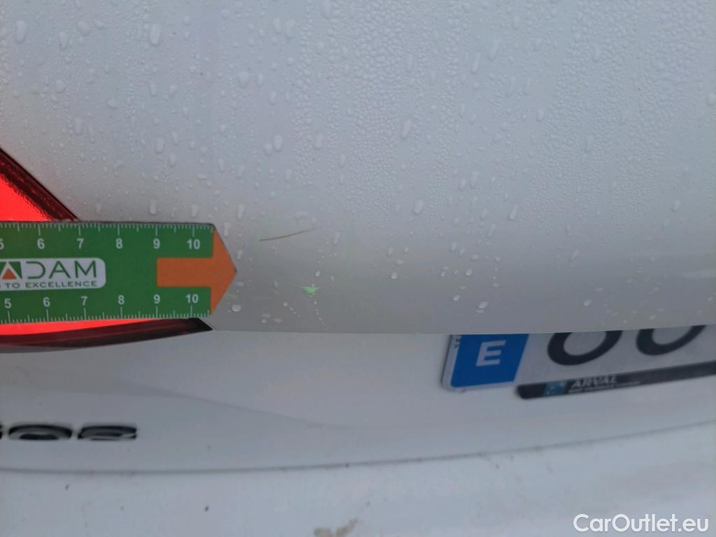  Peugeot  308 PEUGEOT  / 2017 / 5P / familiar SW Active Pack BlueHDi 130 S&S #23