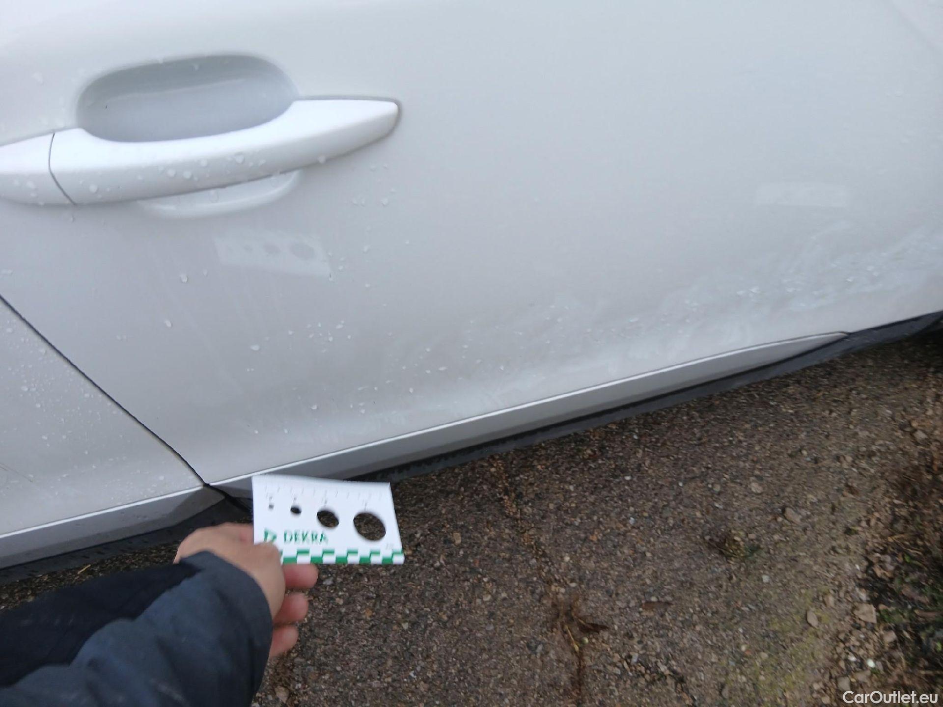  Peugeot  2008 PEUGEOT  / 2019 / 5P / todoterreno Allure BlueHDI 81kW (110CV) #30