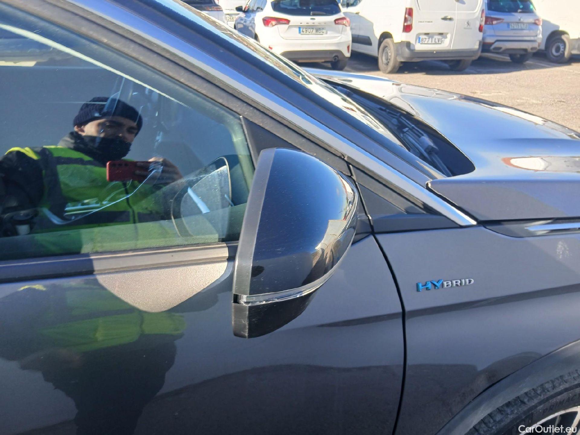  Peugeot  3008 PEUGEOT  Hybrid / 2020 / 5P / todoterreno 225 e-EAT8 Allure (AC2) #21