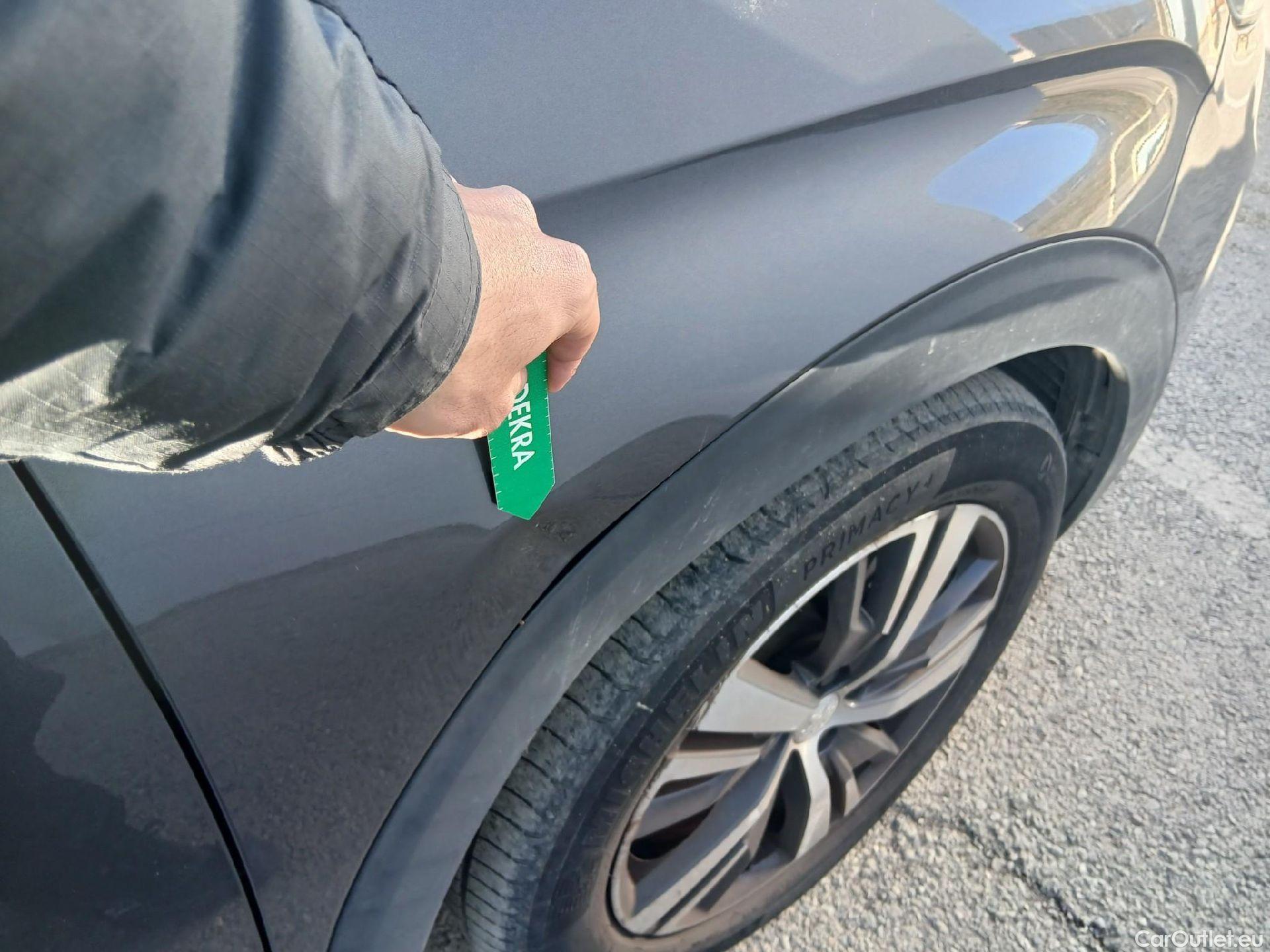  Peugeot  3008 PEUGEOT  Hybrid / 2020 / 5P / todoterreno 225 e-EAT8 Allure (AC2) #24