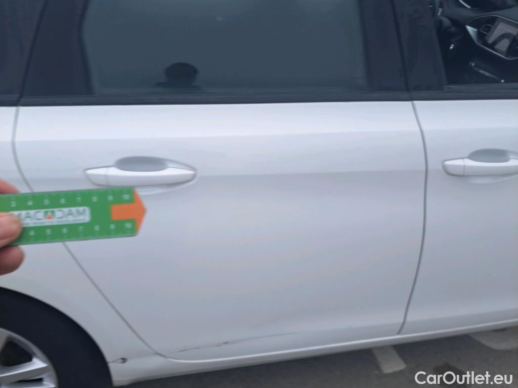  Peugeot  308 PEUGEOT  / 2017 / 5P / familiar SW Active Pack BlueHDi 130 S&S #3