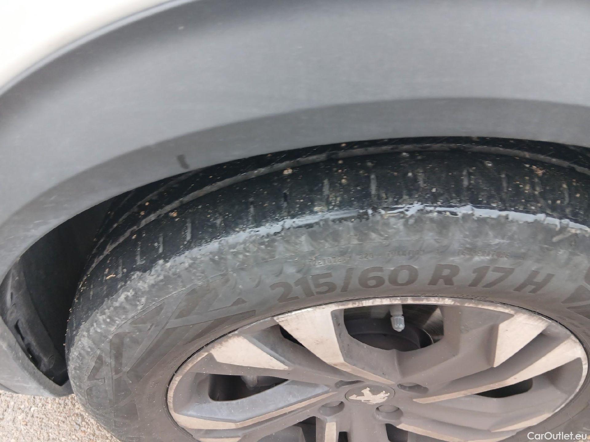  Peugeot  2008 PEUGEOT  / 2019 / 5P / todoterreno Allure BlueHDI 81kW (110CV) #7