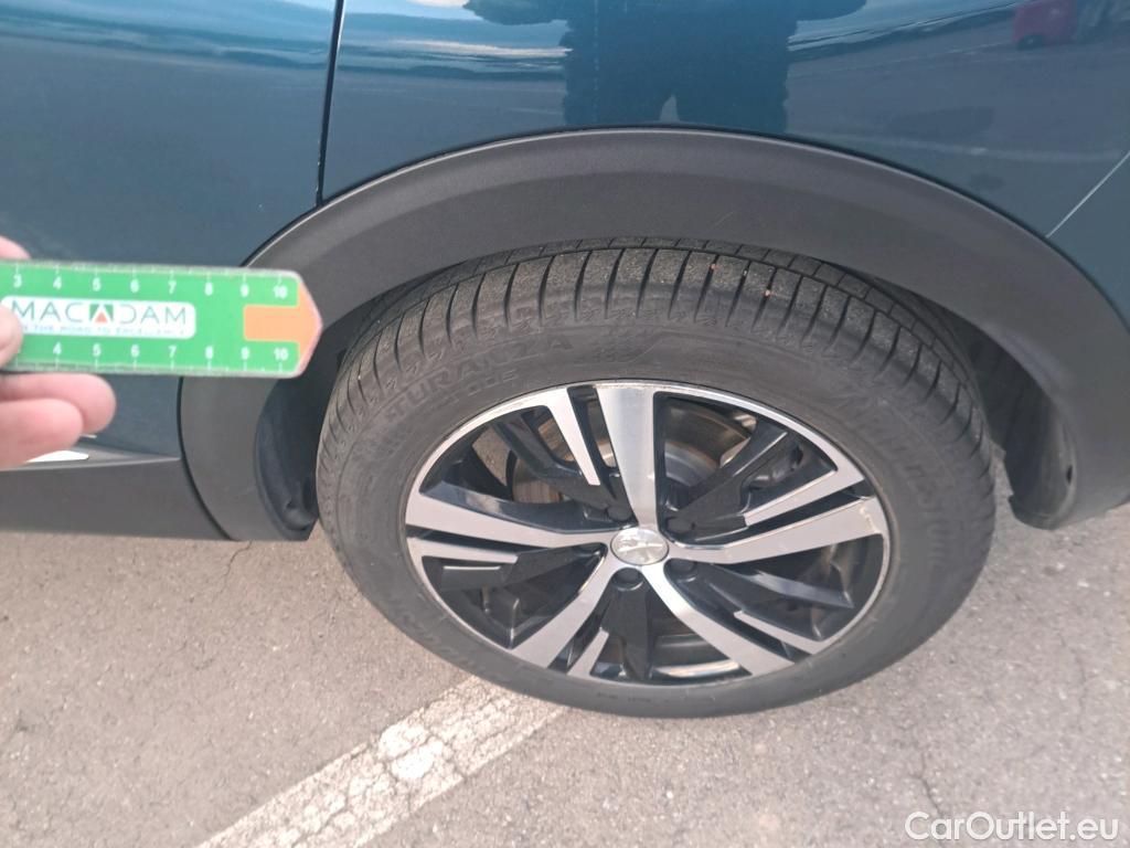  Peugeot  3008 PEUGEOT  Hybrid / 2020 / 5P / todoterreno 300 e-EAT8 GT #1