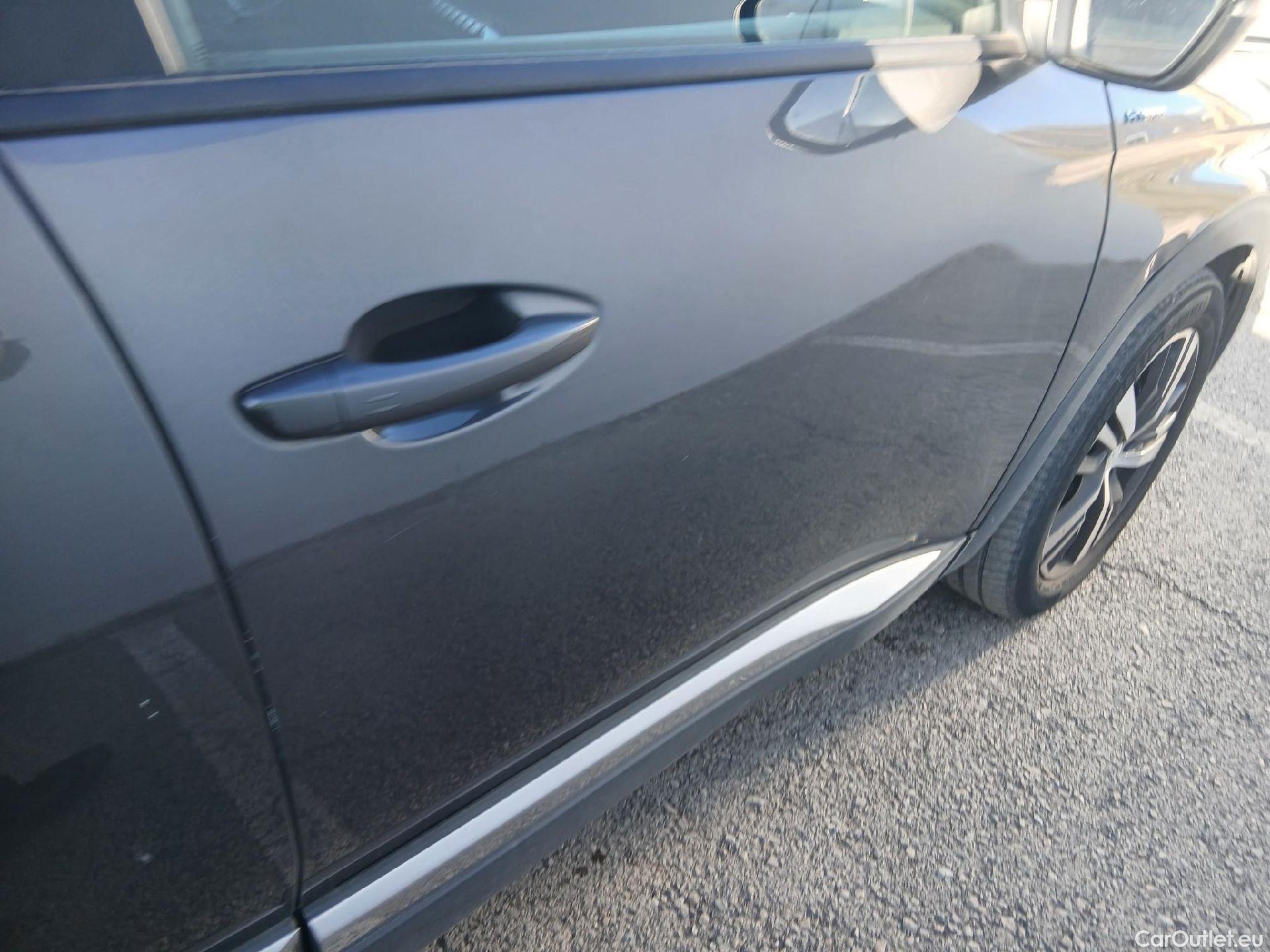  Peugeot  3008 PEUGEOT  Hybrid / 2020 / 5P / todoterreno 225 e-EAT8 Allure (AC2) #20