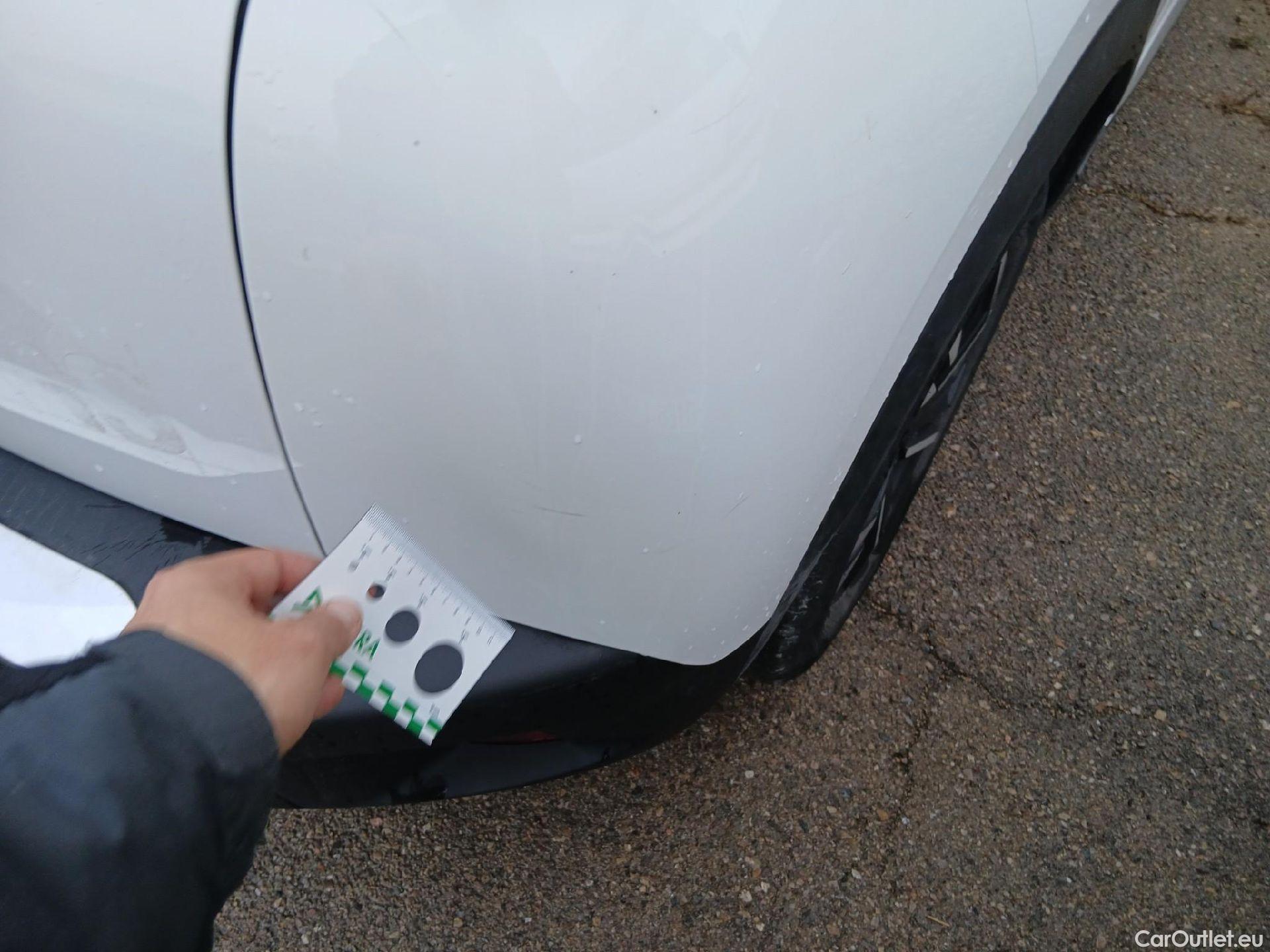  Peugeot  2008 PEUGEOT  / 2019 / 5P / todoterreno Allure BlueHDI 81kW (110CV) #25