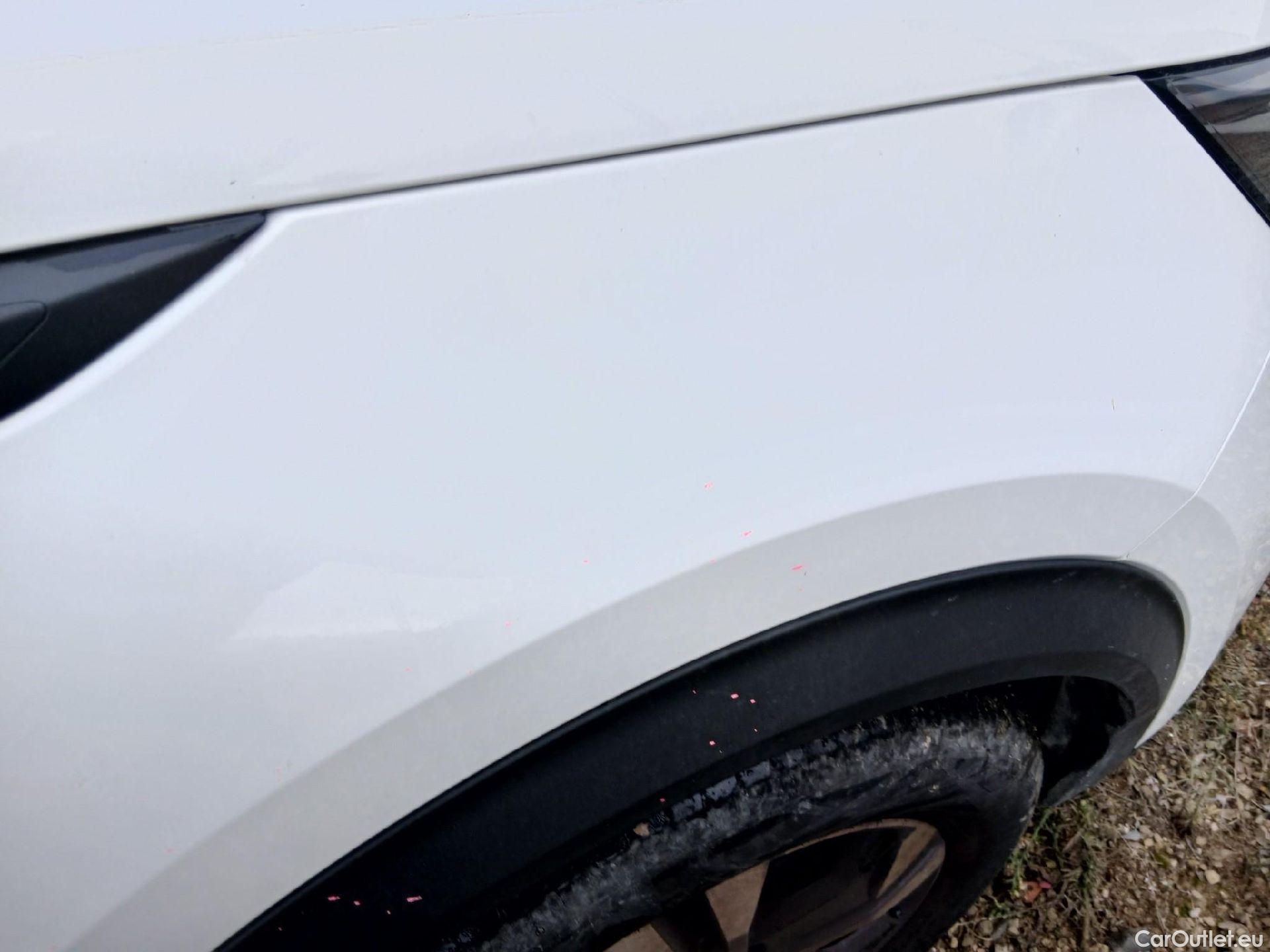  Peugeot  2008 PEUGEOT  / 2019 / 5P / todoterreno Allure BlueHDI 81kW (110CV) #34