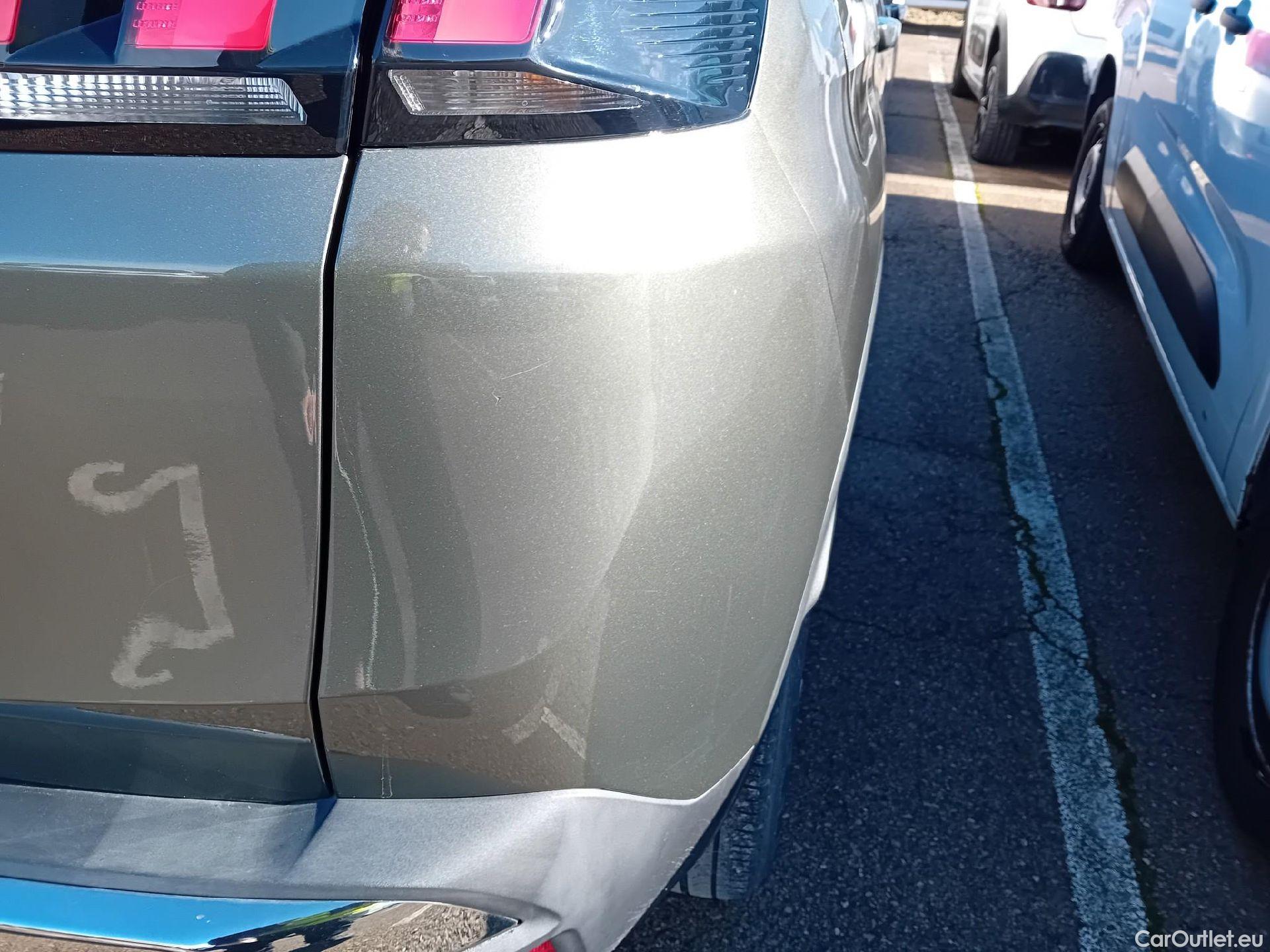  Peugeot  3008 PEUGEOT  / 2016 / 5P / todoterreno 1.5L BlueHDi 96kW (130CV) S&S Active (AC2) #11