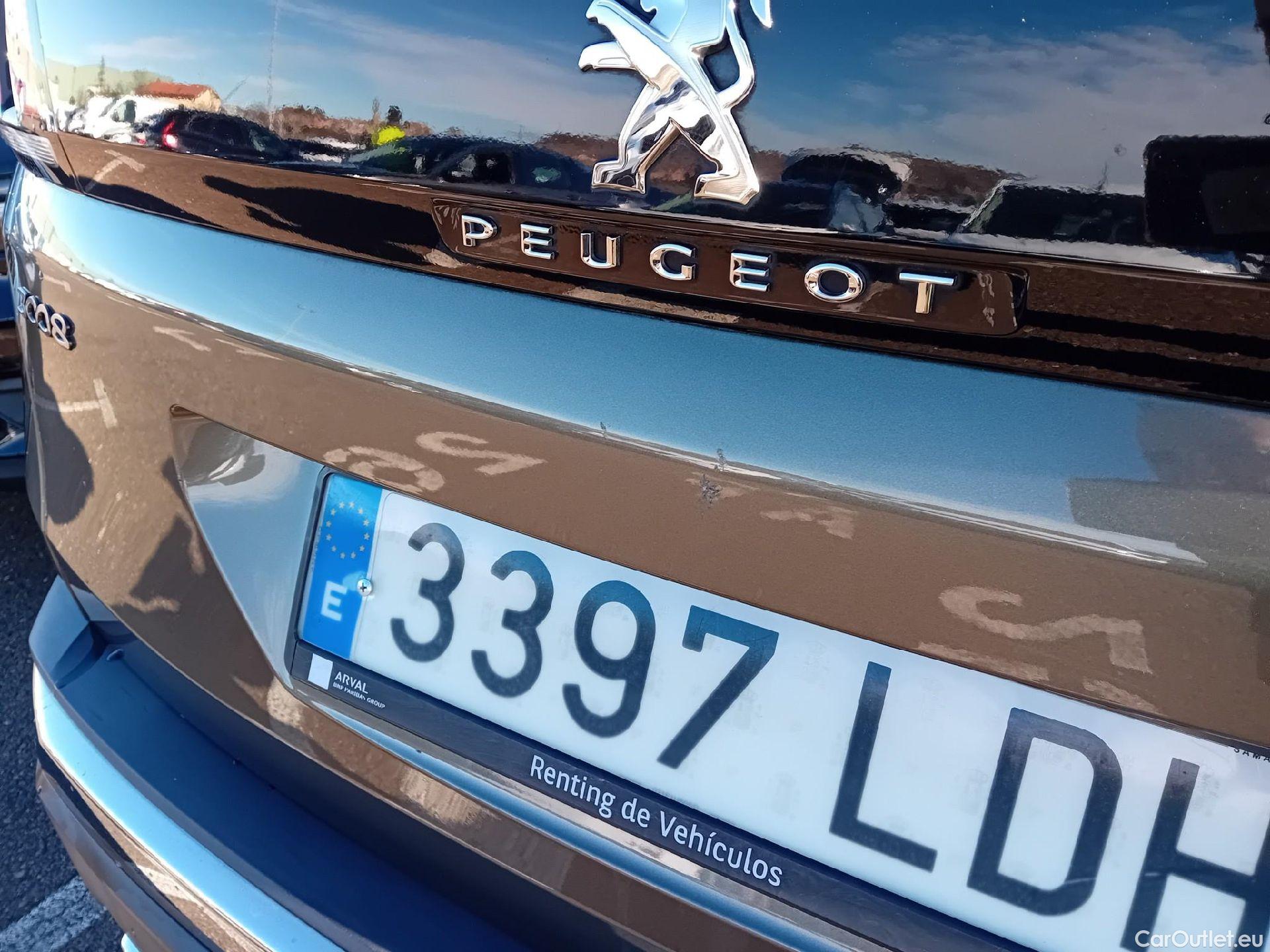  Peugeot  3008 PEUGEOT  / 2016 / 5P / todoterreno 1.5L BlueHDi 96kW (130CV) S&S Active (AC2) #10