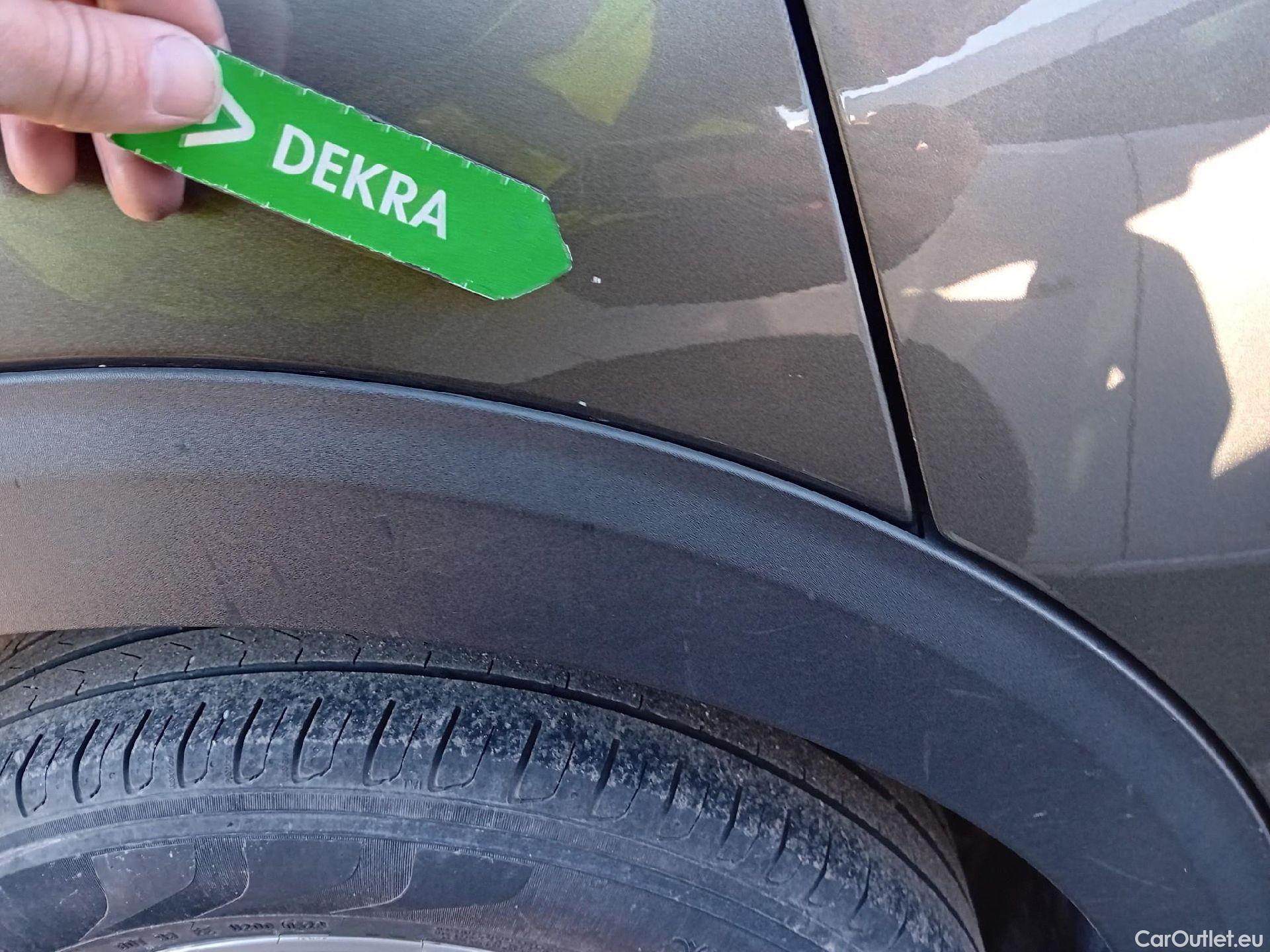  Peugeot  3008 PEUGEOT  / 2016 / 5P / todoterreno 1.5L BlueHDi 96kW (130CV) S&S Active (AC2) #16