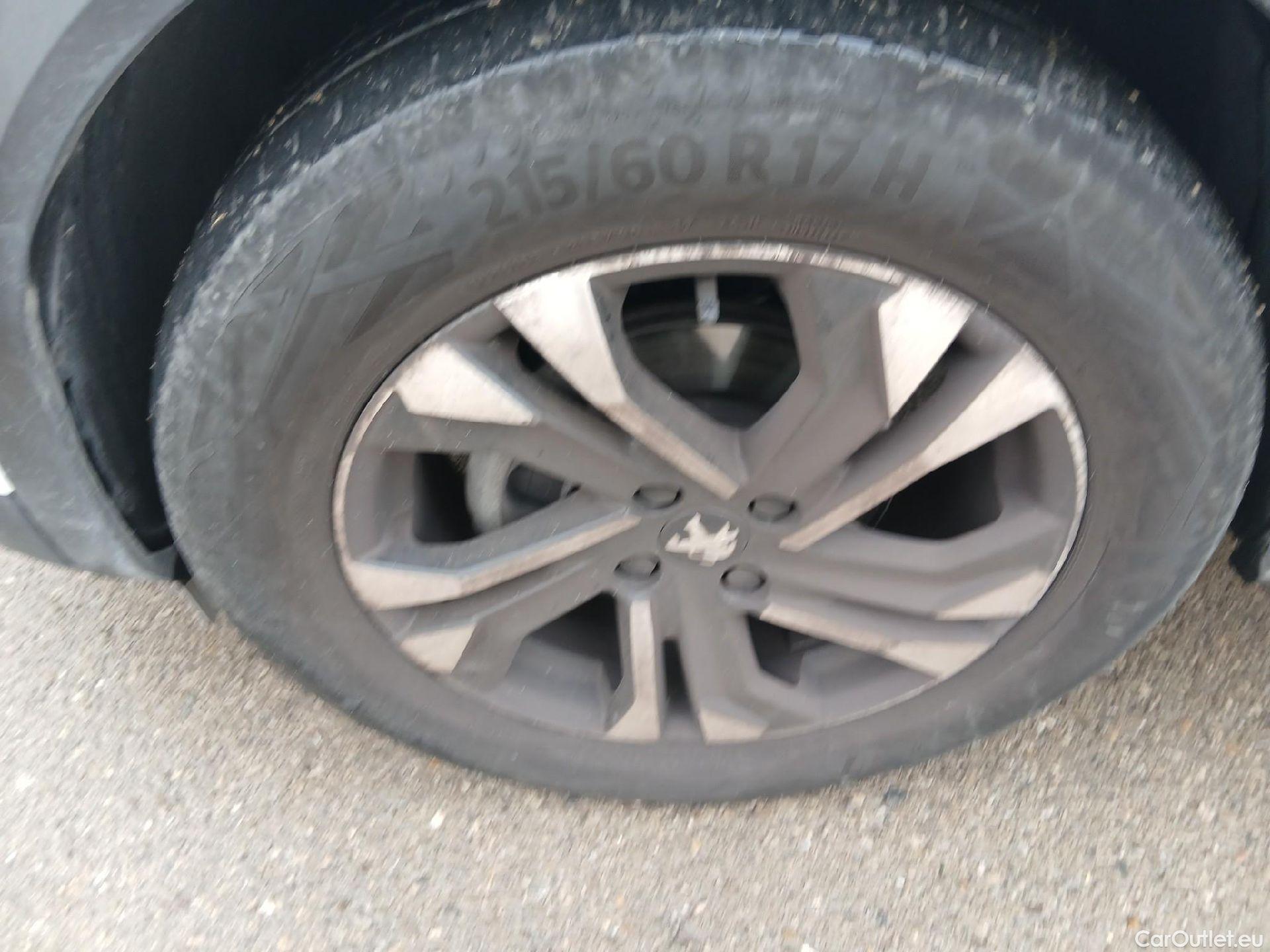  Peugeot  2008 PEUGEOT  / 2019 / 5P / todoterreno Allure BlueHDI 81kW (110CV) #6